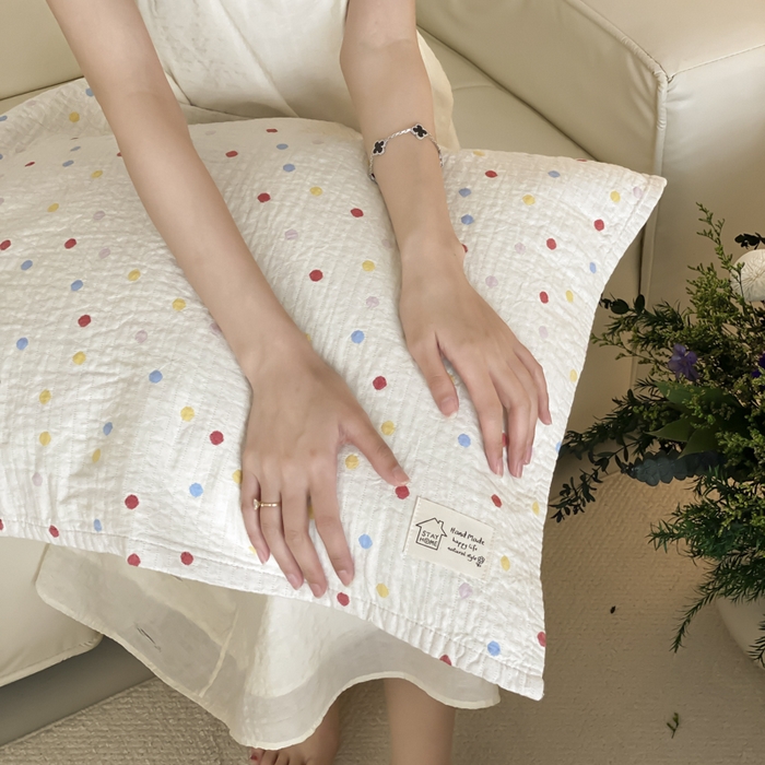 91家纺网 家纺一手货源 找家纺 麻依 2025新款安心棉枕巾四层全棉纱布枕头皮 彩虹点点