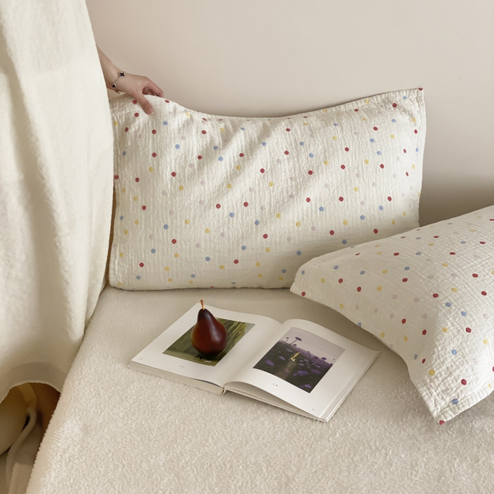 91家纺网 家纺一手货源 找家纺 麻依 2025新款安心棉枕巾四层全棉纱布枕头皮 彩虹点点