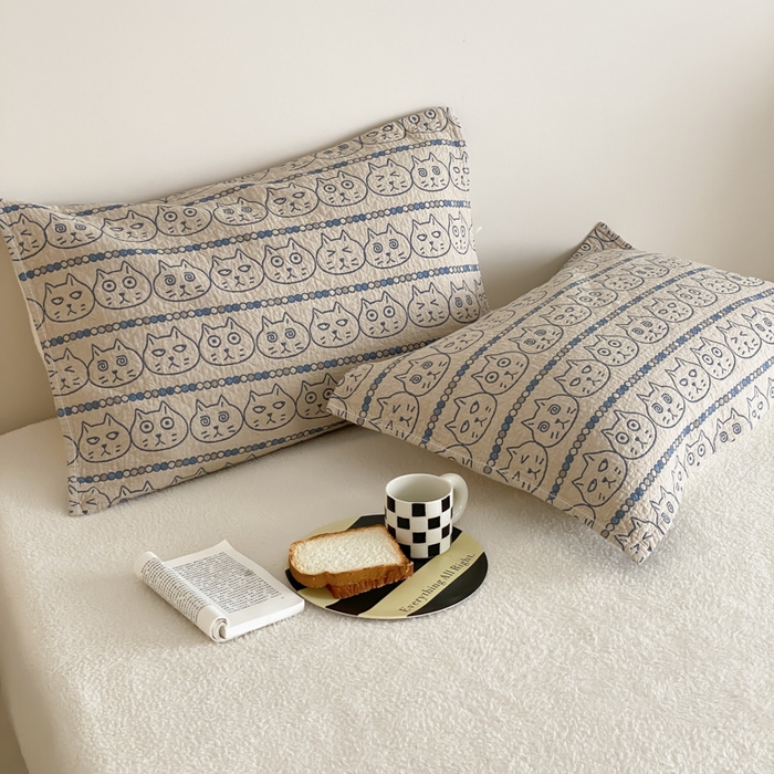 91家纺网 家纺一手货源 找家纺 麻依 2025新款安心棉枕巾四层全棉纱布枕头皮 搞怪猫