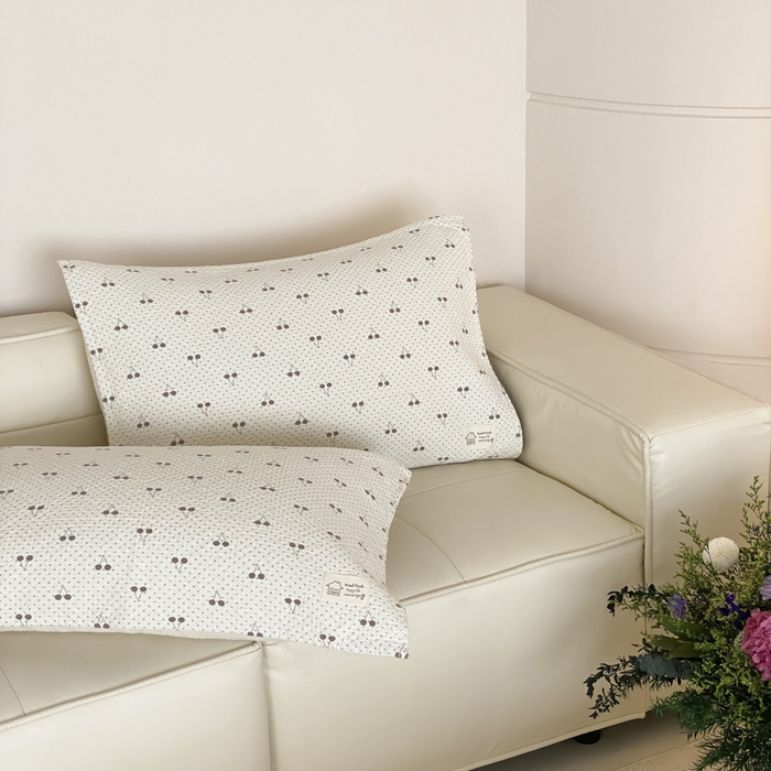 91家纺网 家纺一手货源 找家纺 麻依 2025新款安心棉枕巾四层全棉纱布枕头皮 韩系小樱桃