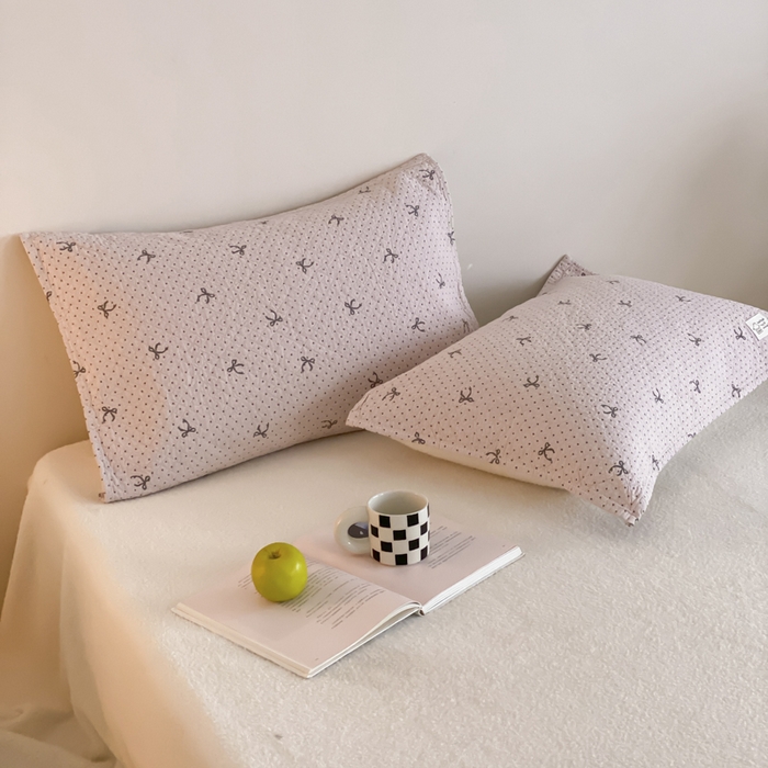 91家纺网 家纺一手货源 找家纺 麻依 2025新款安心棉枕巾四层全棉纱布枕头皮 点点蝴蝶结-粉