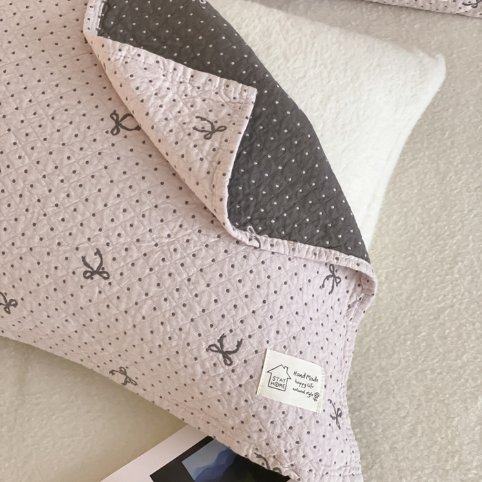 91家纺网 家纺一手货源 找家纺 麻依 2025新款安心棉枕巾四层全棉纱布枕头皮 点点蝴蝶结-粉