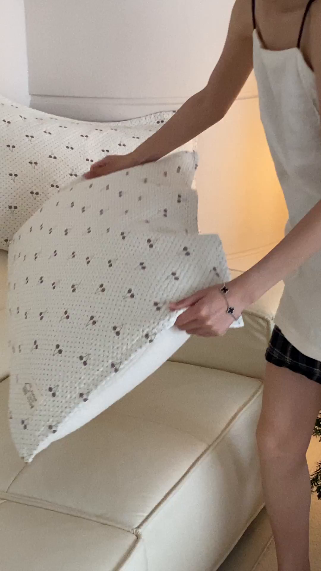 91家纺网 家纺一手货源 找家纺 麻依 2025新款安心棉枕巾四层全棉纱布枕头皮 韩系小樱桃