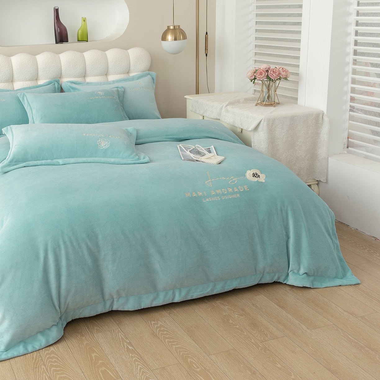 91家纺网 家纺一手货源 找家纺 贝尔 格调系列纯色高克重 牛奶绒宽边刺绣四件套（赠送拎袋） 浅绿