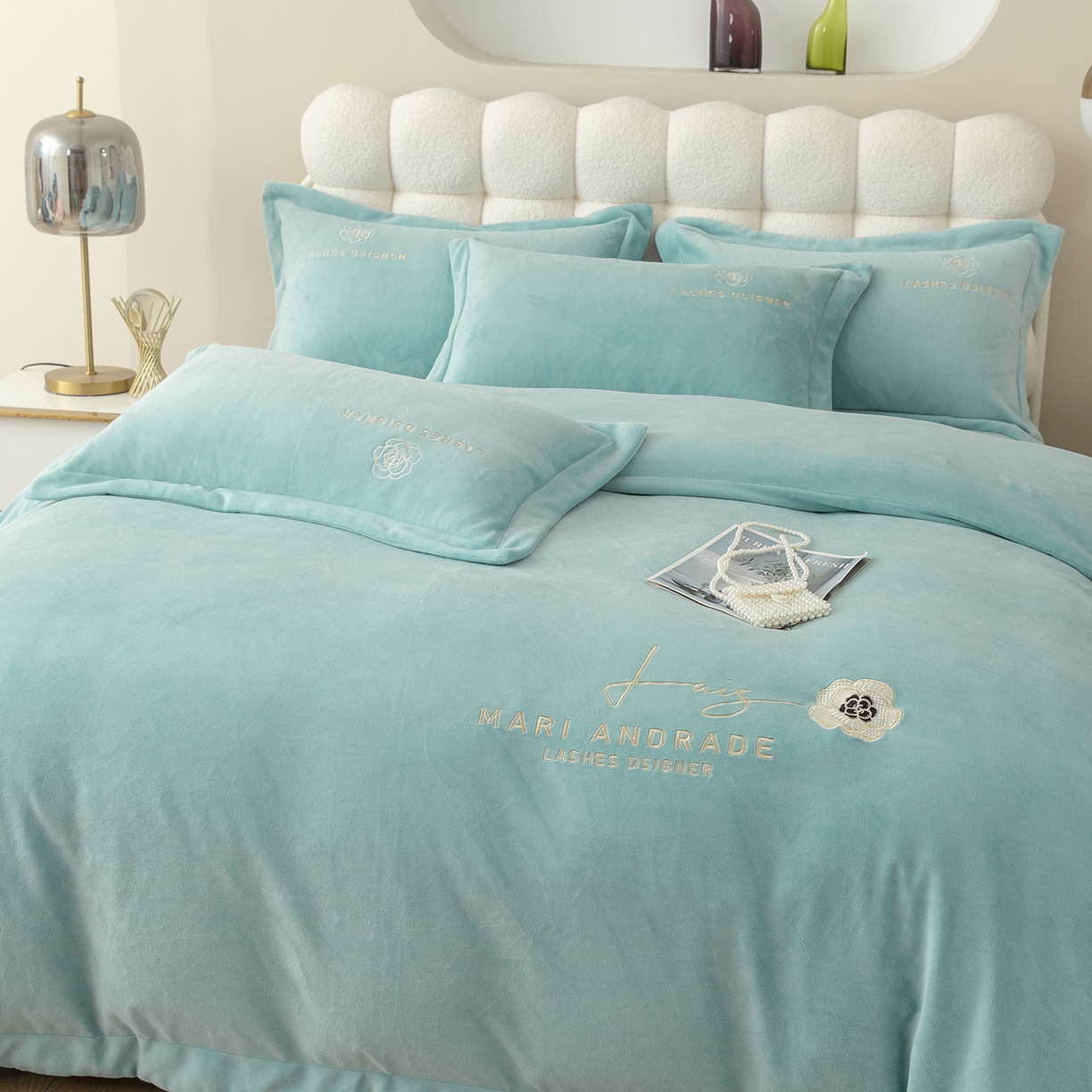 91家纺网 家纺一手货源 找家纺 贝尔 格调系列纯色高克重 牛奶绒宽边刺绣四件套（赠送拎袋） 浅绿