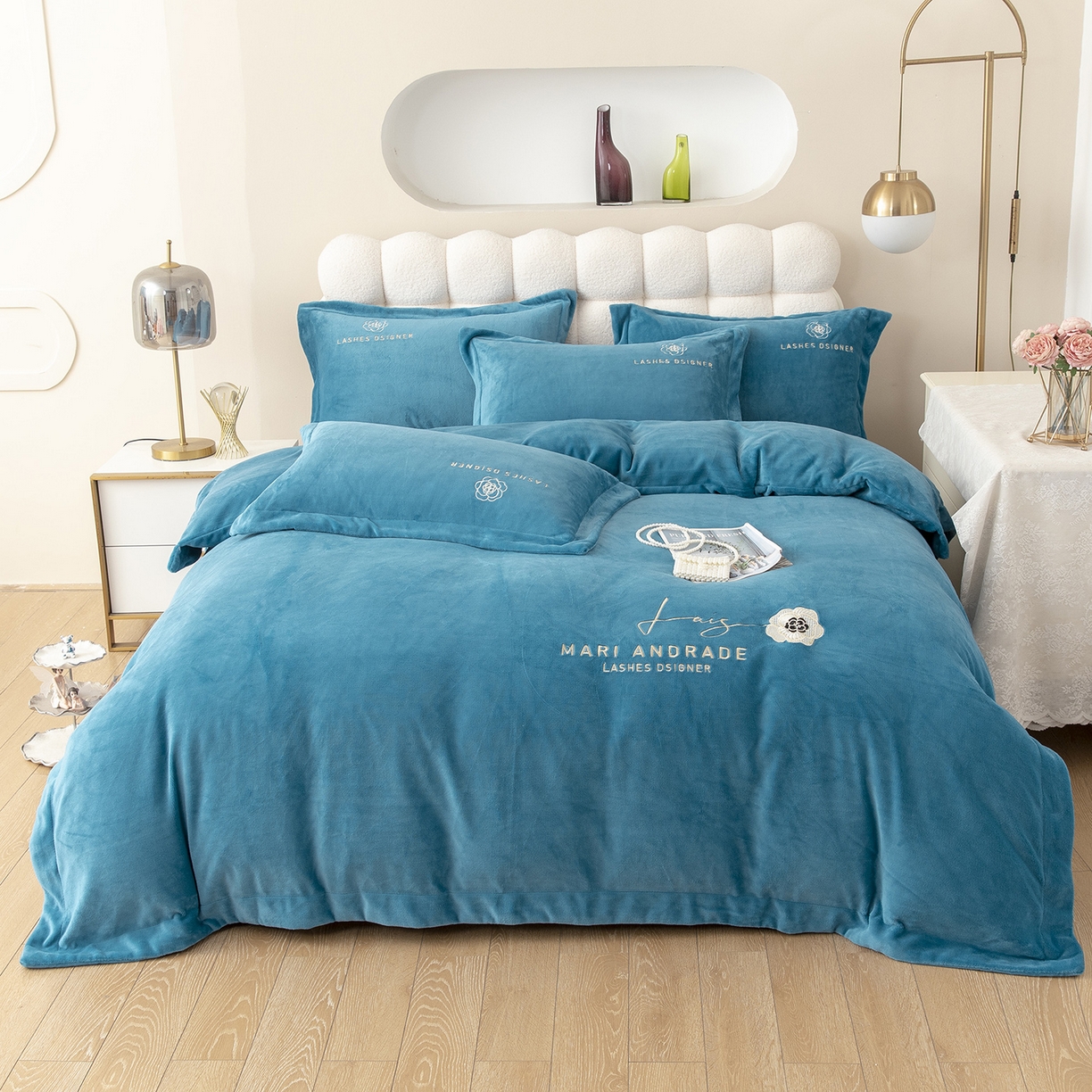 贝尔 格调系列纯色高克重 牛奶绒宽边刺绣四件套（赠送拎袋） 兰色