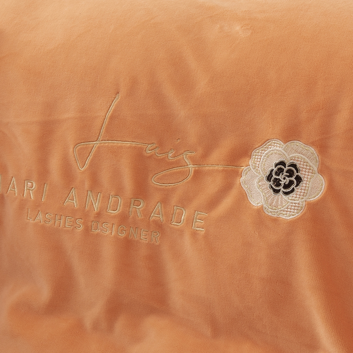 91家纺网 家纺一手货源 找家纺 贝尔 格调系列纯色高克重 牛奶绒宽边刺绣四件套（赠送拎袋） 橙色