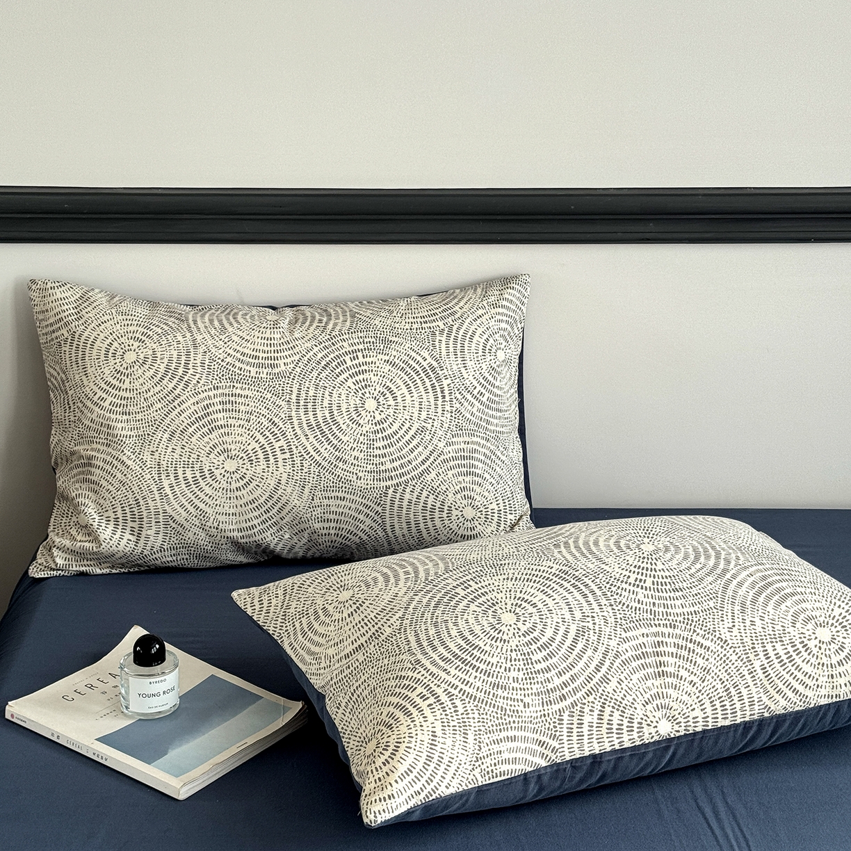 91家纺网 家纺一手货源 找家纺 红淳家纺 2025新款全棉加厚磨毛四件套 韵律-蓝