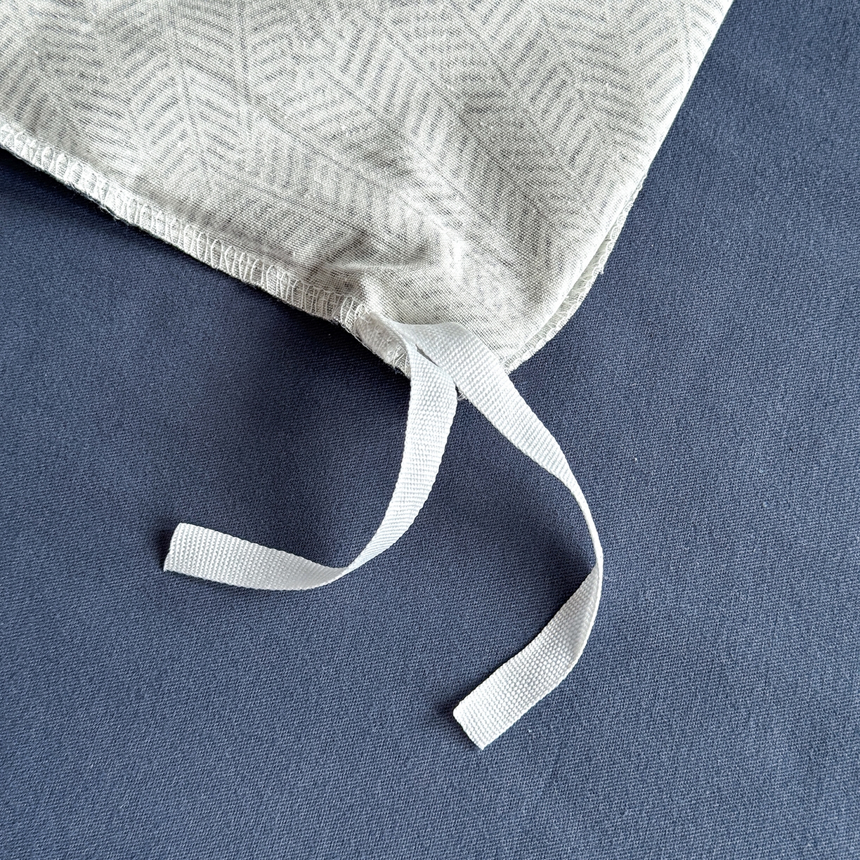 91家纺网 家纺一手货源 找家纺 红淳家纺 2025新款全棉加厚磨毛四件套 威廉-蓝