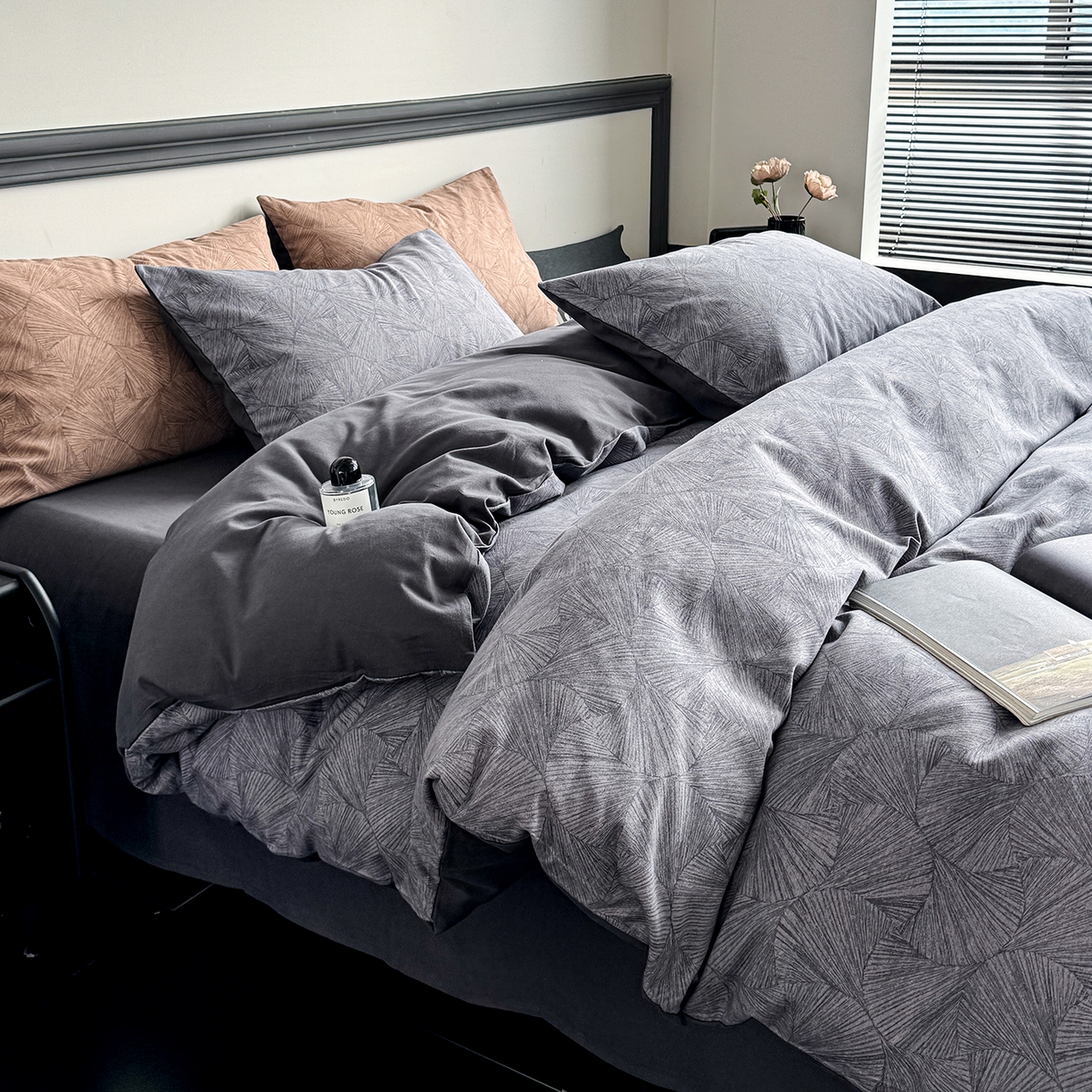 91家纺网 家纺一手货源 找家纺 红淳家纺 2025新款全棉加厚磨毛四件套 叶语-灰