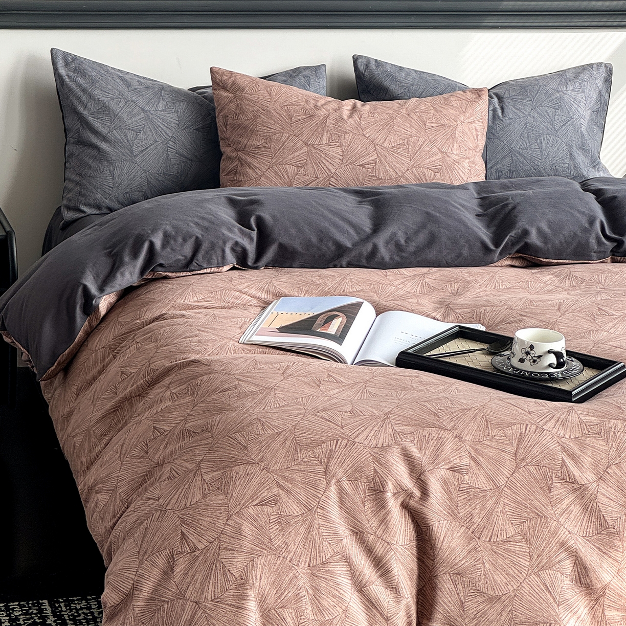 91家纺网 家纺一手货源 找家纺 红淳家纺 2025新款全棉加厚磨毛四件套 叶语-咖