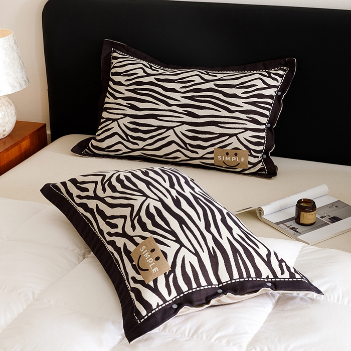 91家纺网 家纺一手货源 找家纺 悦然毛巾被 2025新款全棉四层提花纱布美拉德凤格枕套 野韵