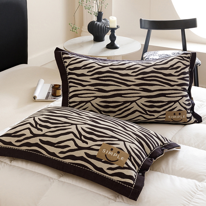 91家纺网 家纺一手货源 找家纺 悦然毛巾被 2025新款全棉四层提花纱布美拉德凤格枕套 野韵