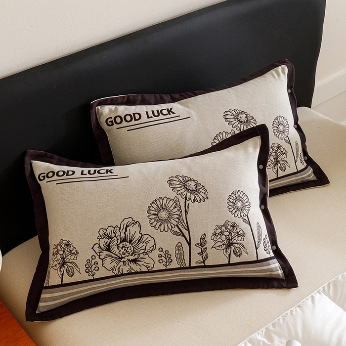 91家纺网 家纺一手货源 找家纺 悦然毛巾被 2025新款全棉四层提花纱布美拉德凤格枕套 素布花灰