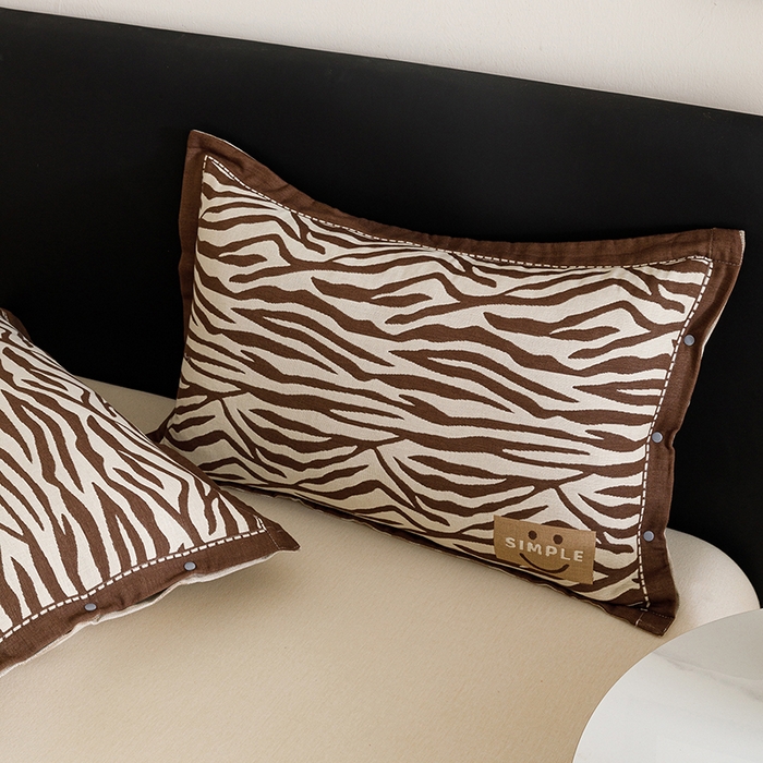 91家纺网 家纺一手货源 找家纺 悦然毛巾被 2025新款全棉四层提花纱布美拉德凤格枕套 野韵棕