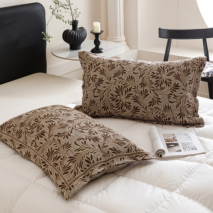 91家纺网 家纺一手货源 找家纺 悦然毛巾被 2025新款全棉四层提花纱布美拉德凤格枕套 蔓叶棕