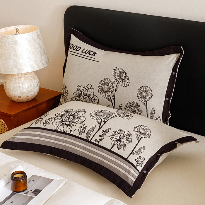 91家纺网 家纺一手货源 找家纺 悦然毛巾被 2025新款全棉四层提花纱布美拉德凤格枕套 素布花灰