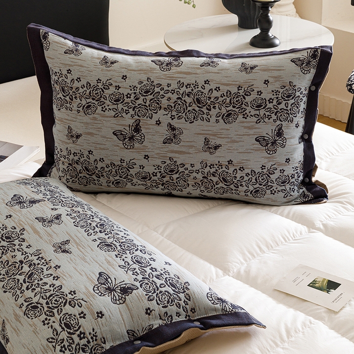 91家纺网 家纺一手货源 找家纺 悦然毛巾被 2025新款全棉四层提花纱布美拉德凤格枕套 花蝶蓝