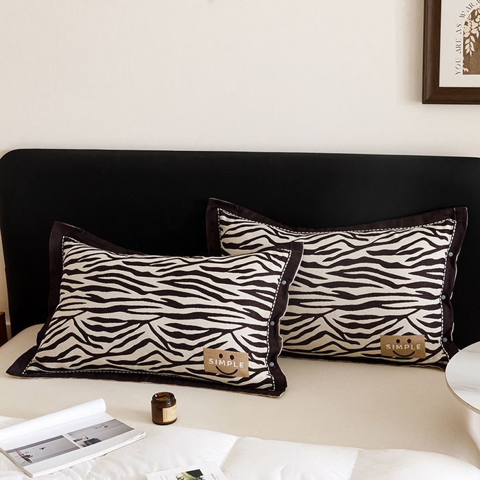 91家纺网 家纺一手货源 找家纺 悦然毛巾被 2025新款全棉四层提花纱布美拉德凤格枕套 野韵