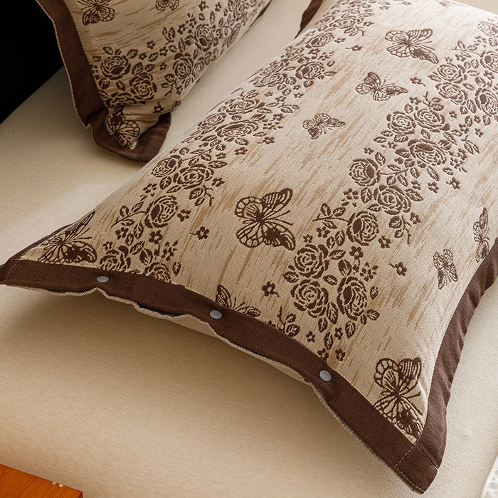 91家纺网 家纺一手货源 找家纺 悦然毛巾被 2025新款全棉四层提花纱布美拉德凤格枕套 花蝶咖