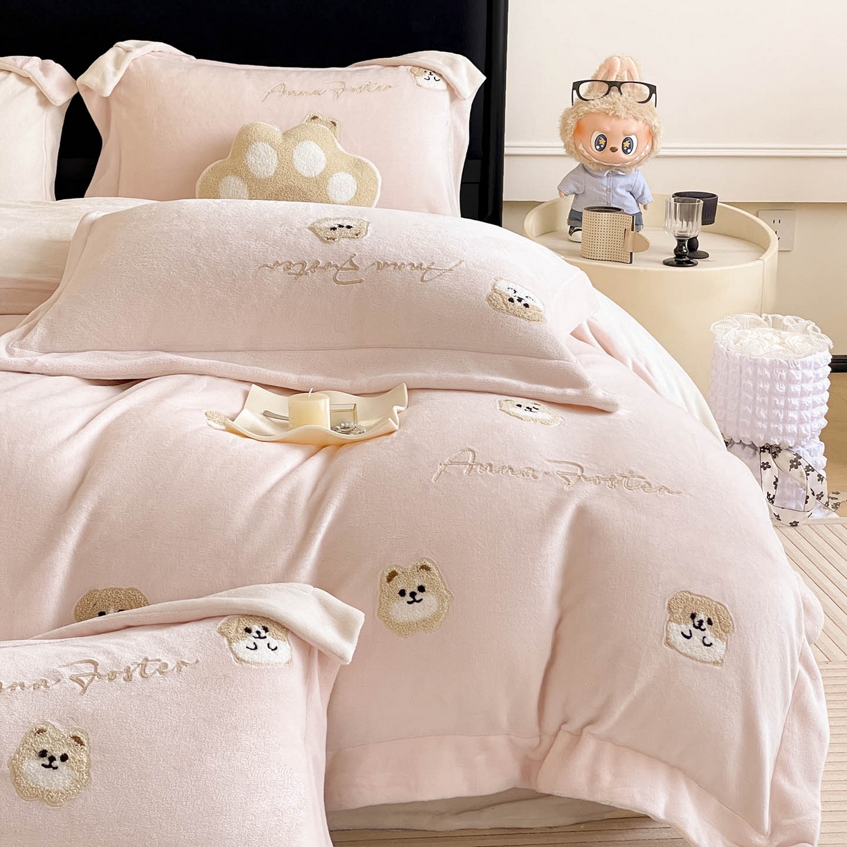 91家纺网 家纺一手货源 找家纺 （总）爱妮菲家纺 2025新款A类双面加厚保暖加绒宝宝绒刺绣被套床单卡通可爱床上用品牛奶绒四件套-元气萌宝