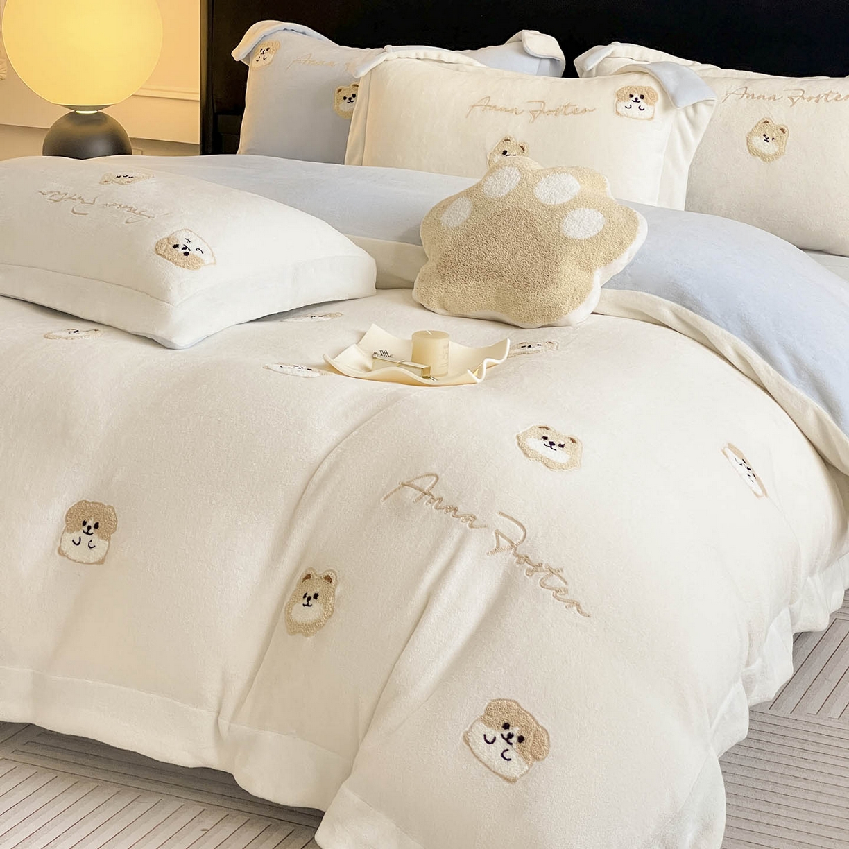 91家纺网 家纺一手货源 找家纺  2025新款A类双面加厚保暖加绒宝宝绒刺绣被套床单卡通可爱床上用品牛奶绒四件套-元气萌宝 元气萌宝-米蓝