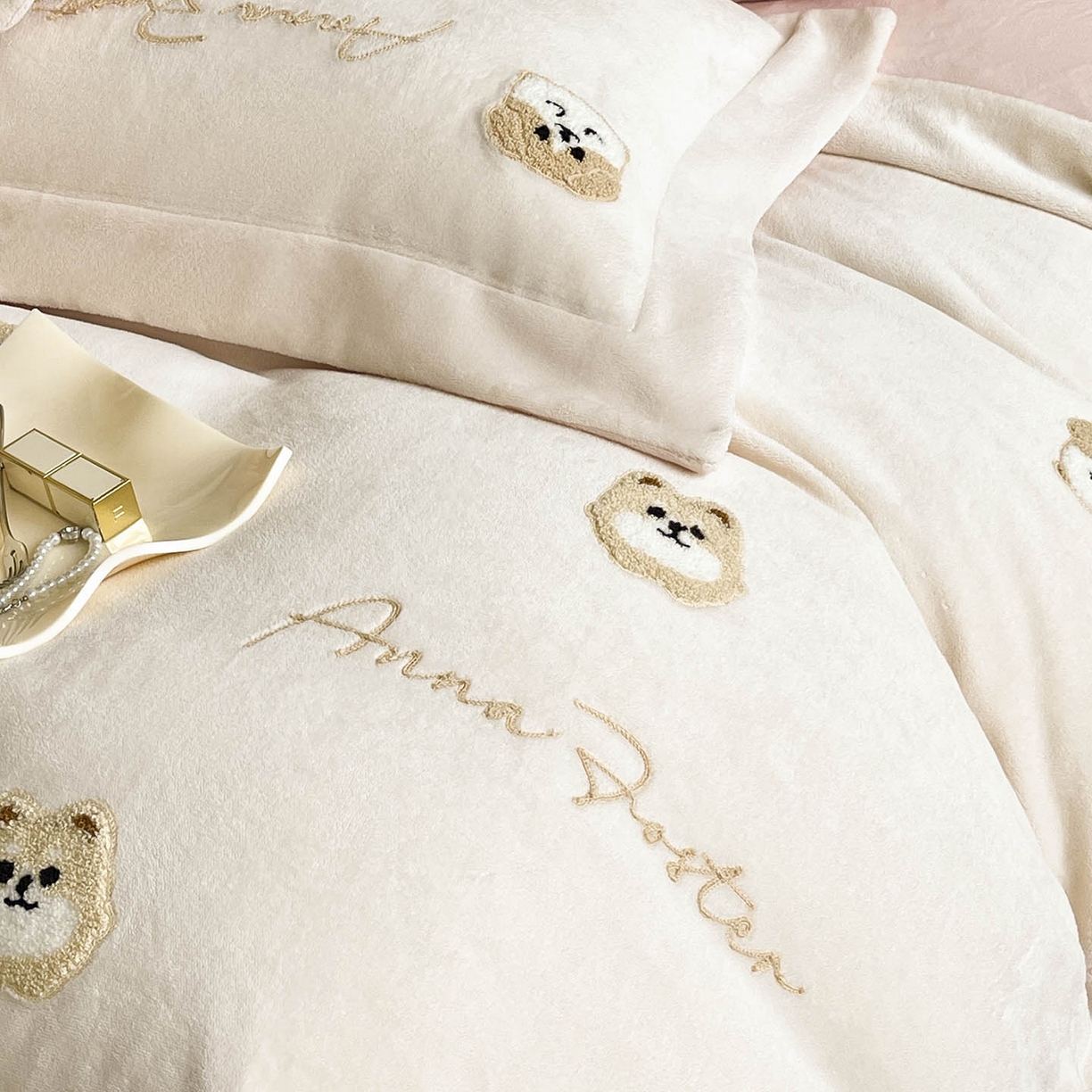 91家纺网 家纺一手货源 找家纺  2025新款A类双面加厚保暖加绒宝宝绒刺绣被套床单卡通可爱床上用品牛奶绒四件套-元气萌宝 元气萌宝-米粉