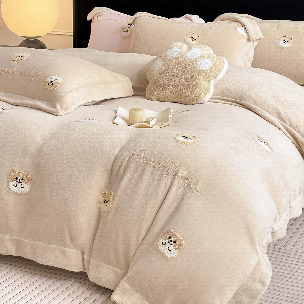 91家纺网 家纺一手货源 找家纺  2025新款A类双面加厚保暖加绒宝宝绒刺绣被套床单卡通可爱床上用品牛奶绒四件套-元气萌宝 元气萌宝-暖棕