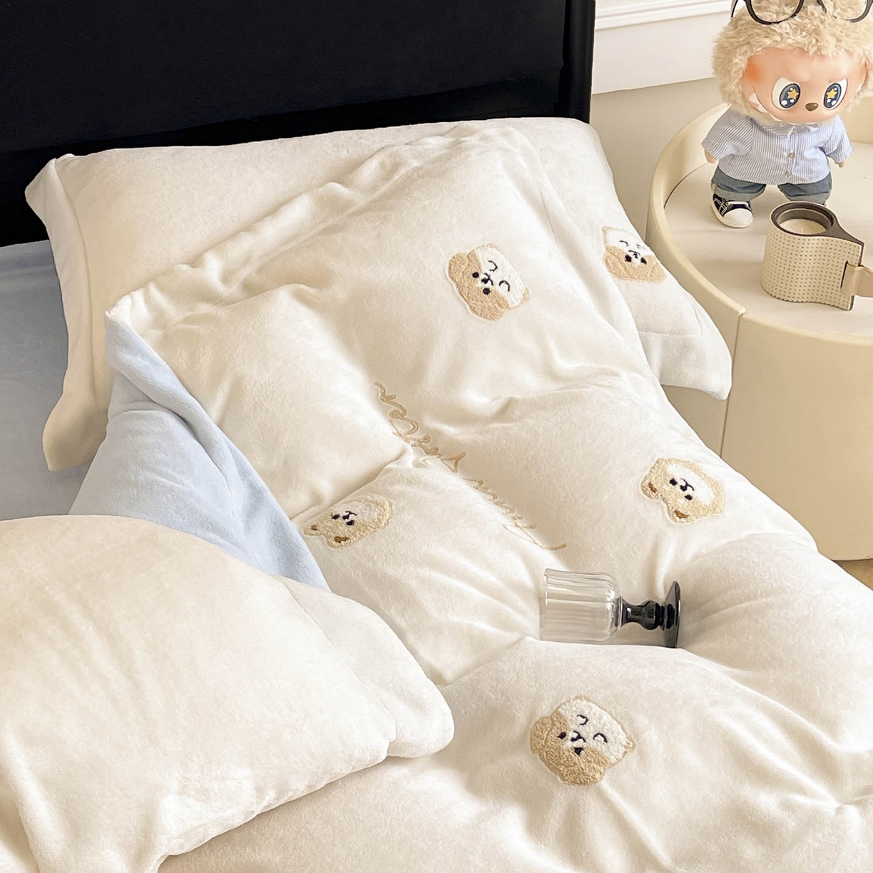 91家纺网 家纺一手货源 找家纺  2025新款A类双面加厚保暖加绒宝宝绒刺绣被套床单卡通可爱床上用品牛奶绒四件套-元气萌宝 元气萌宝-米蓝