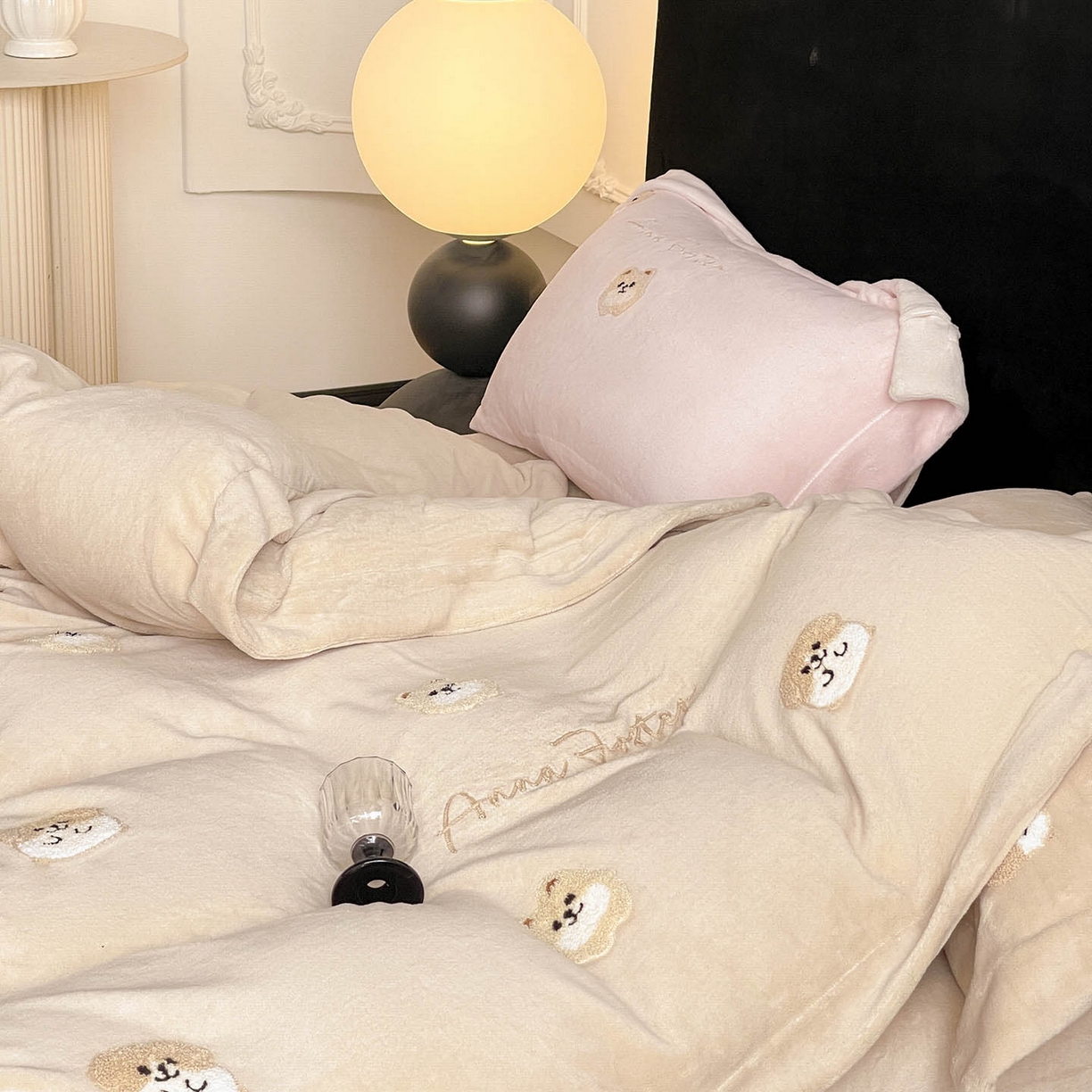 91家纺网 家纺一手货源 找家纺  2025新款A类双面加厚保暖加绒宝宝绒刺绣被套床单卡通可爱床上用品牛奶绒四件套-元气萌宝 元气萌宝-暖棕