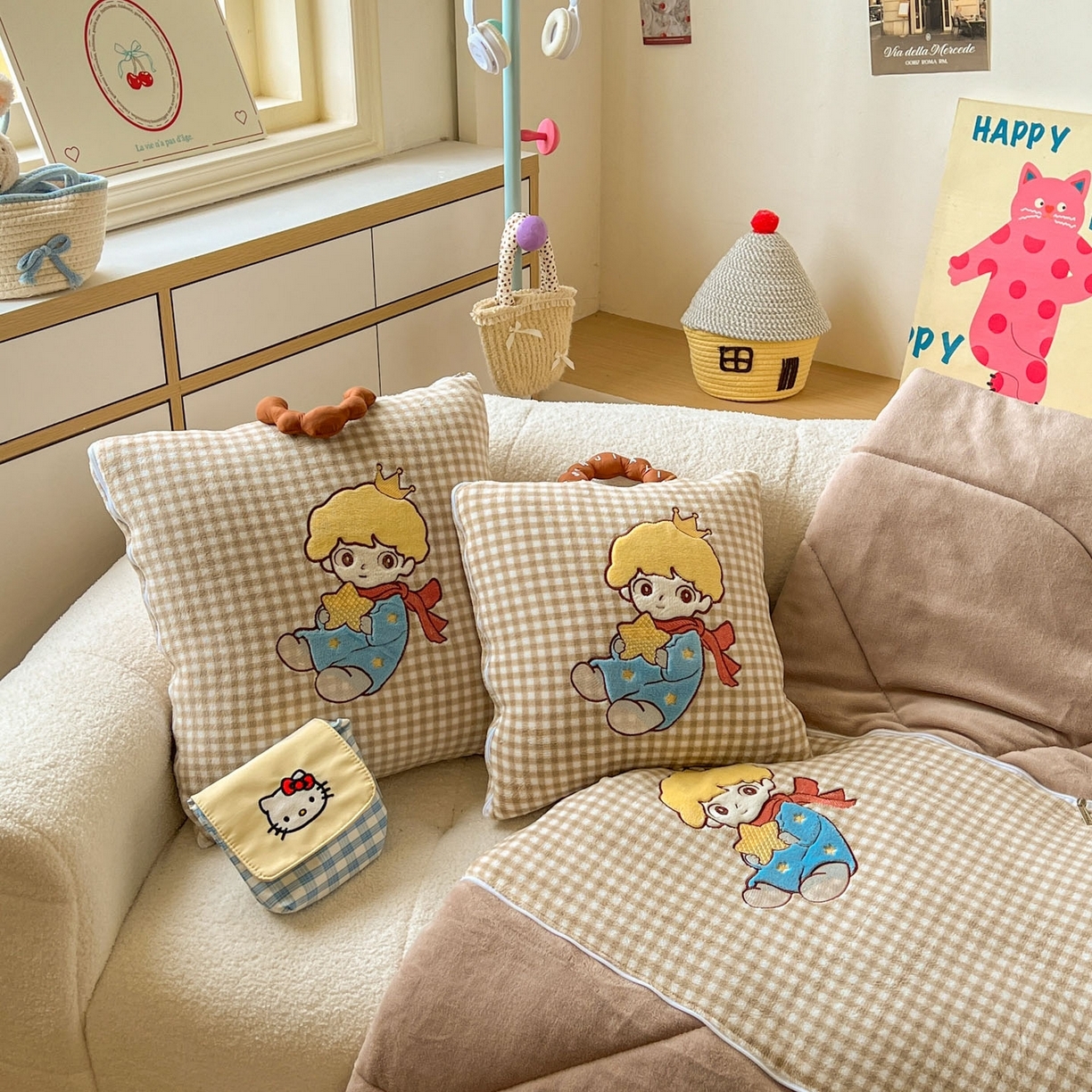 91家纺网 家纺一手货源 找家纺 （总）番茄+ 2025新款加厚牛奶绒小王子抱枕