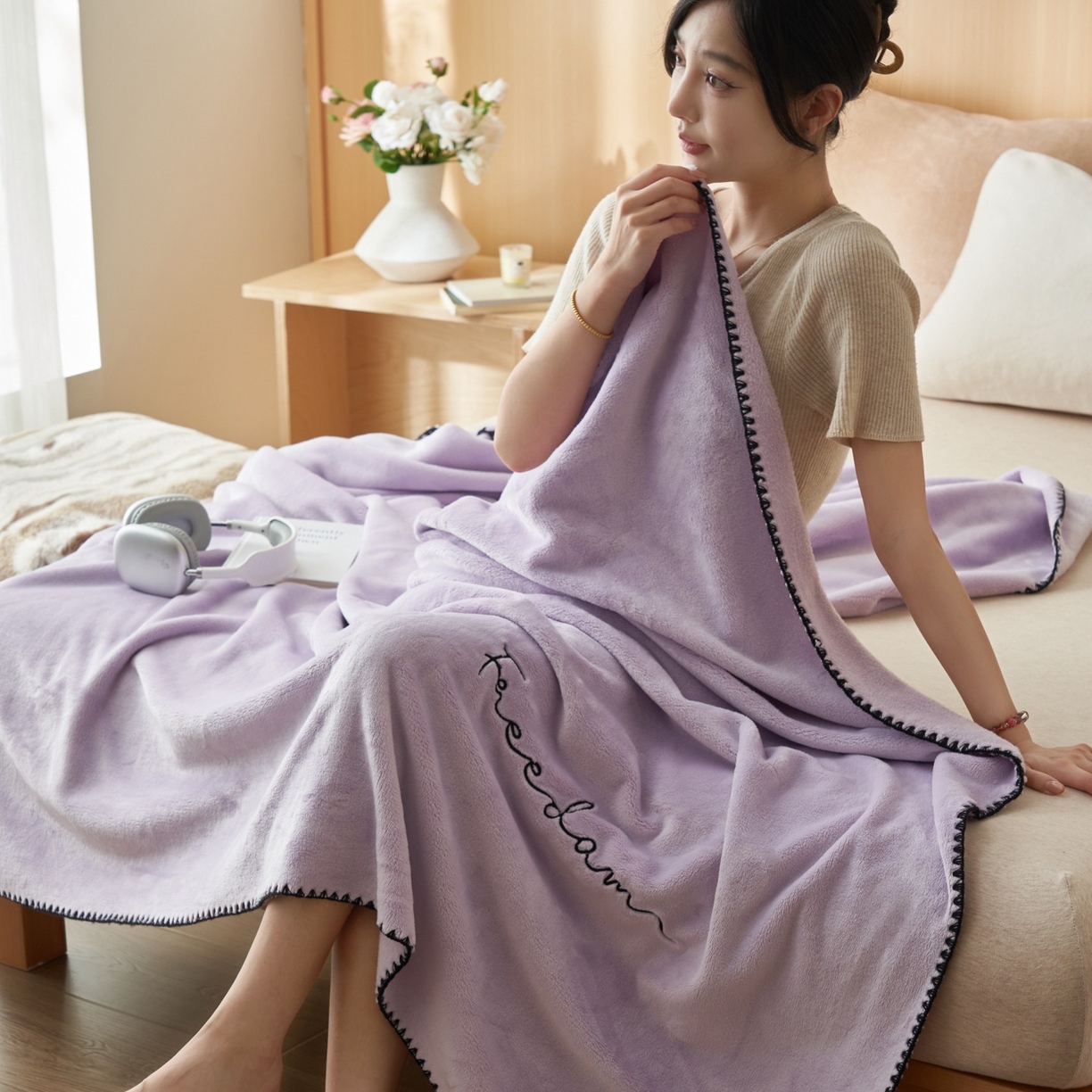 91家纺网 家纺一手货源 找家纺 （总）艾佳 2025A类加厚双面牛奶绒多功能四季毯-绣花毛毯