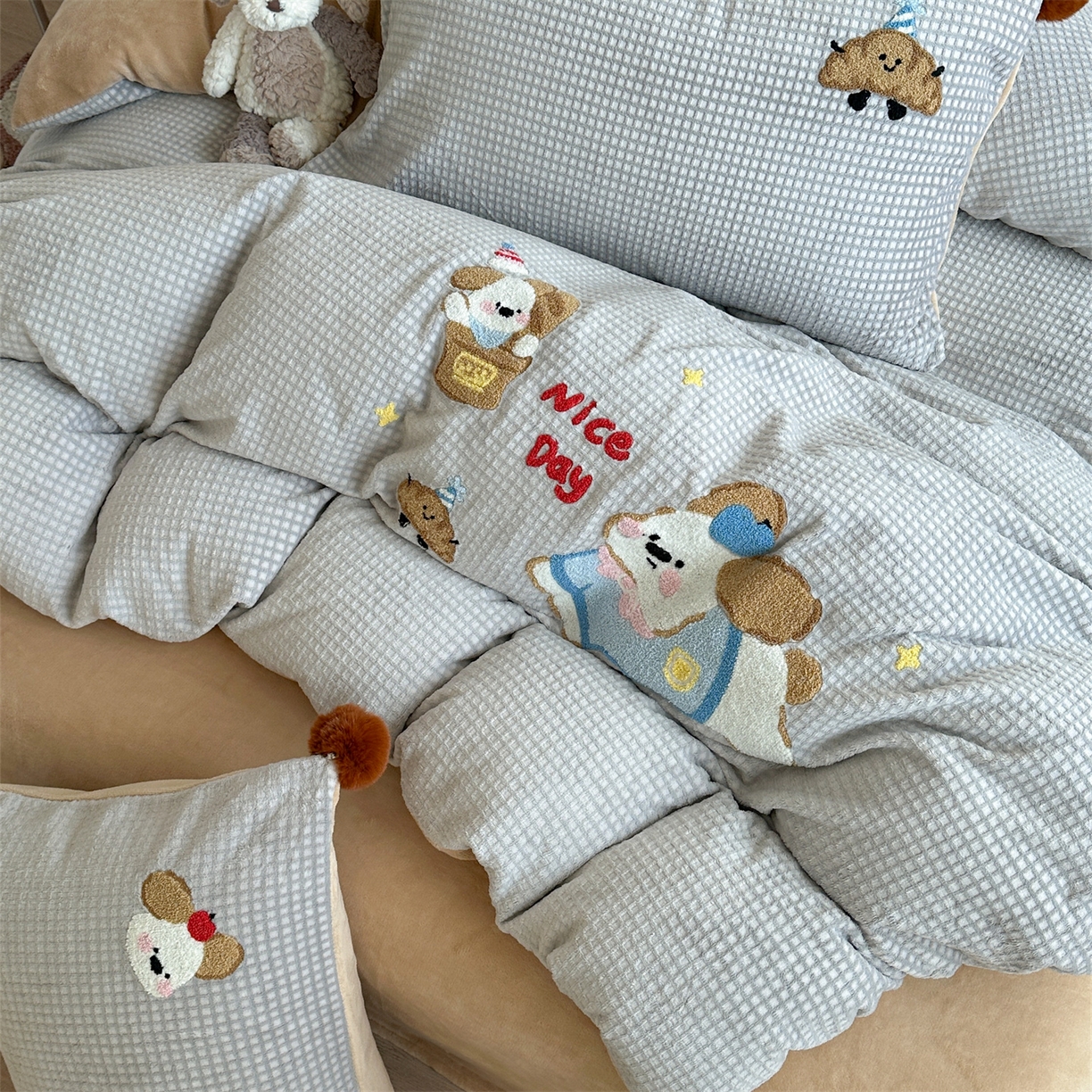 91家纺网 家纺一手货源 找家纺 （总）柚子YOUTH 2025新款华夫格提花绒刺绣四件套