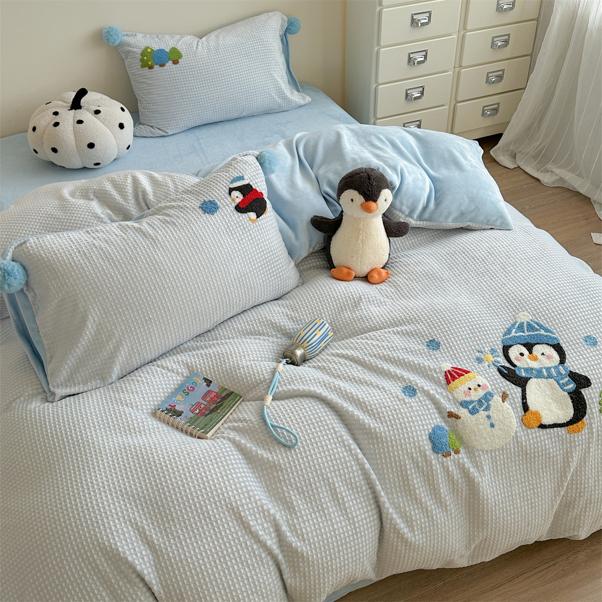 91家纺网 家纺一手货源 找家纺 柚子YOUTH 2025新款华夫格提花绒刺绣四件套 冰雪世界