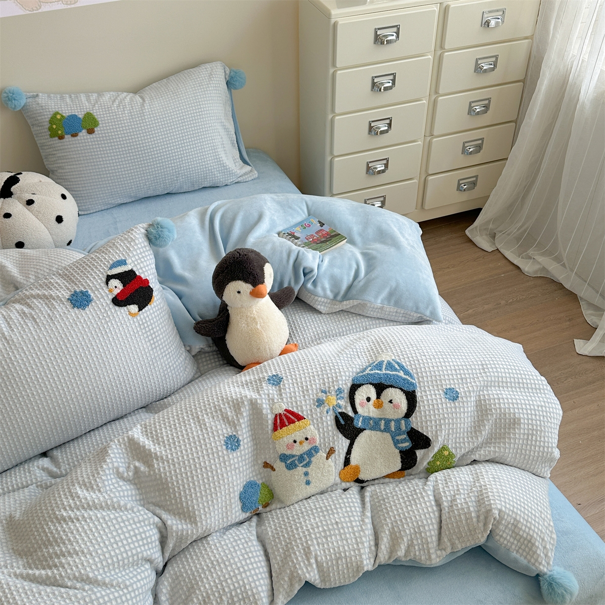 91家纺网 家纺一手货源 找家纺 柚子YOUTH 2025新款华夫格提花绒刺绣四件套 冰雪世界