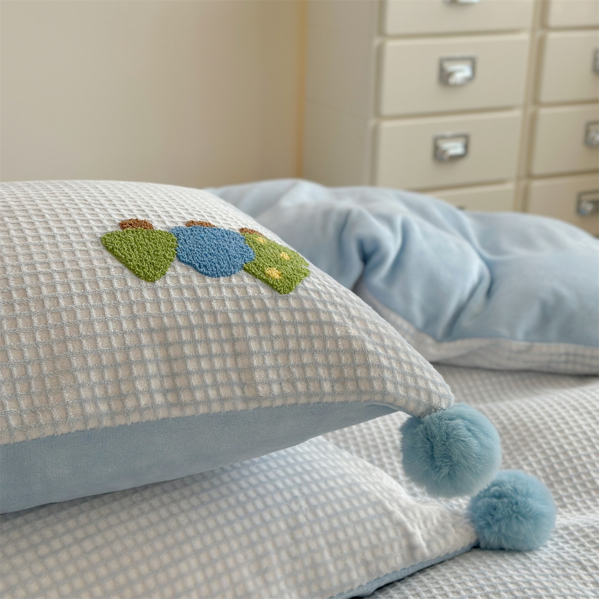 91家纺网 家纺一手货源 找家纺 柚子YOUTH 2025新款华夫格提花绒刺绣四件套 冰雪世界