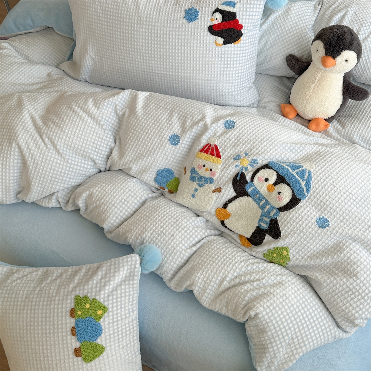 91家纺网 家纺一手货源 找家纺 柚子YOUTH 2025新款华夫格提花绒刺绣四件套 冰雪世界