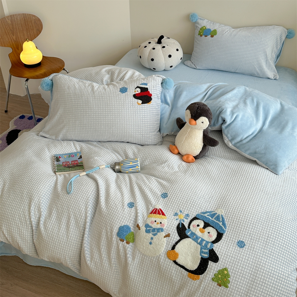 91家纺网 家纺一手货源 找家纺 柚子YOUTH 2025新款华夫格提花绒刺绣四件套 冰雪世界