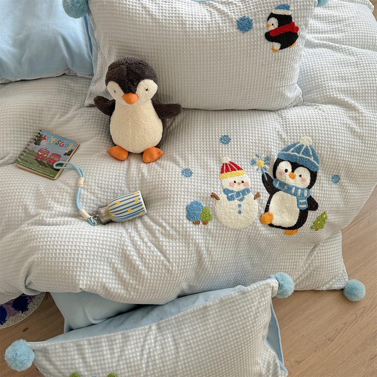 91家纺网 家纺一手货源 找家纺 柚子YOUTH 2025新款华夫格提花绒刺绣四件套 冰雪世界