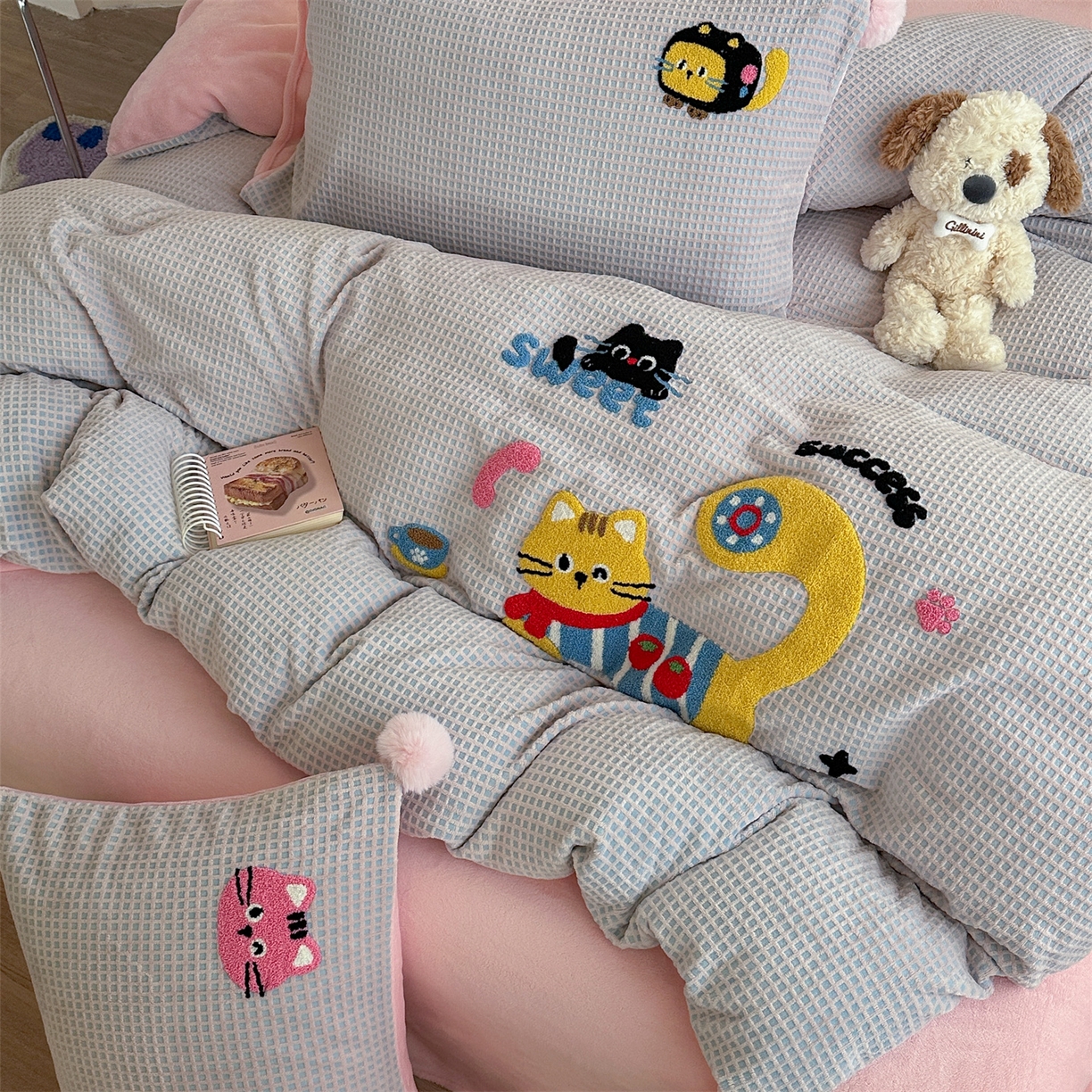 91家纺网 家纺一手货源 找家纺 柚子YOUTH 2025新款华夫格提花绒刺绣四件套 电话猫