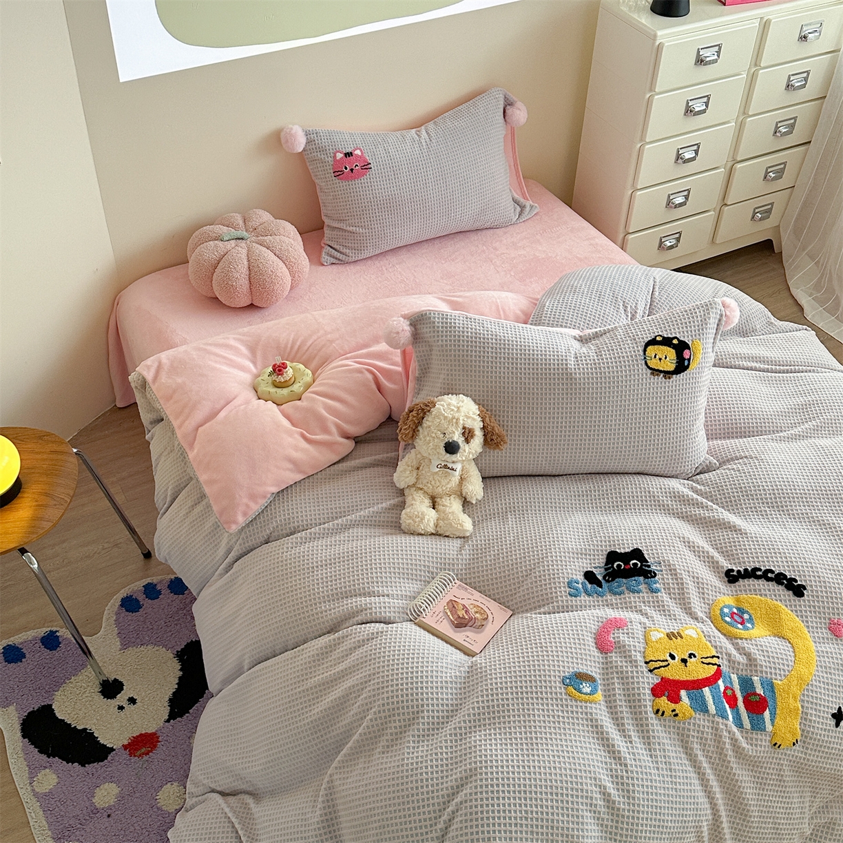 91家纺网 家纺一手货源 找家纺 柚子YOUTH 2025新款华夫格提花绒刺绣四件套 电话猫