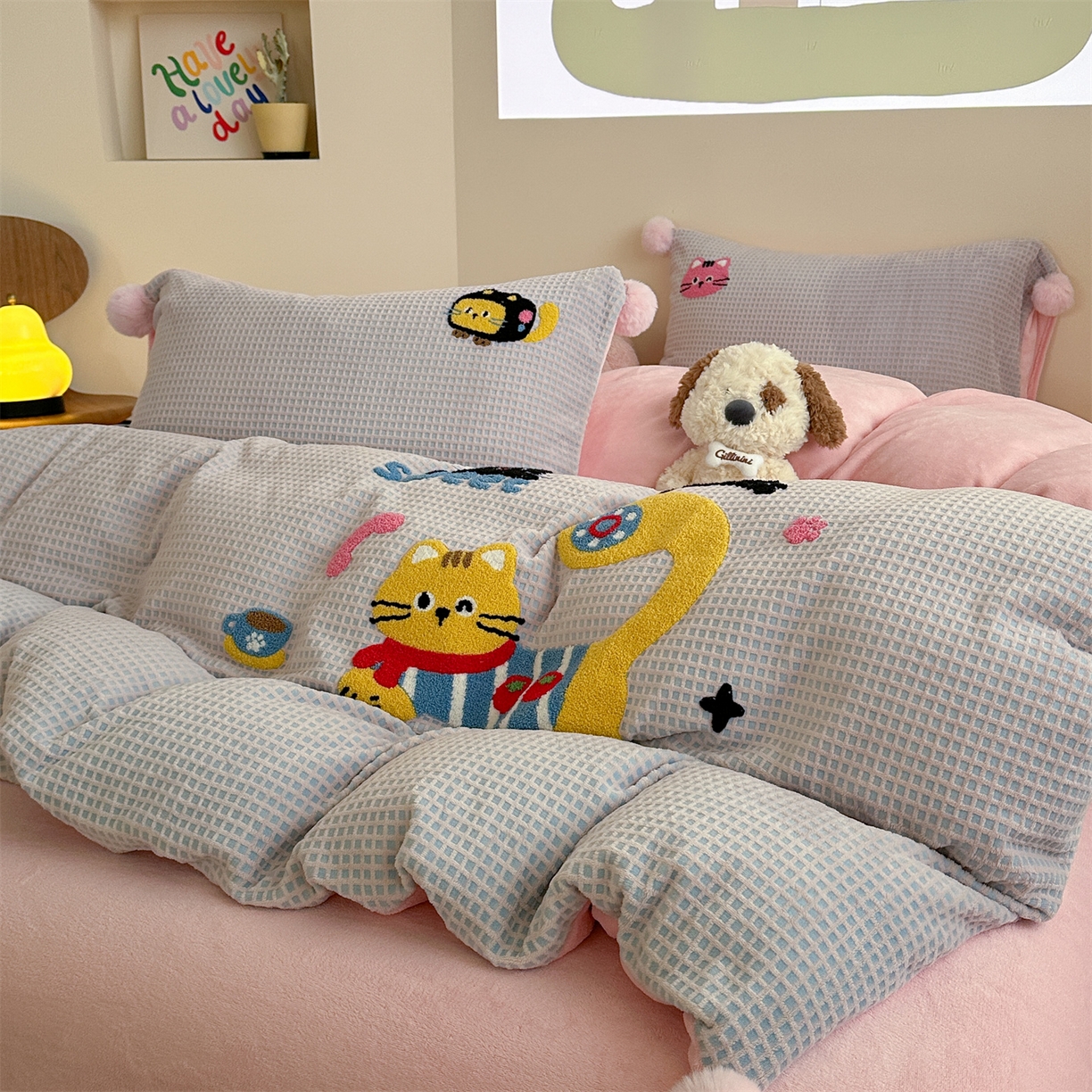 91家纺网 家纺一手货源 找家纺 柚子YOUTH 2025新款华夫格提花绒刺绣四件套 电话猫