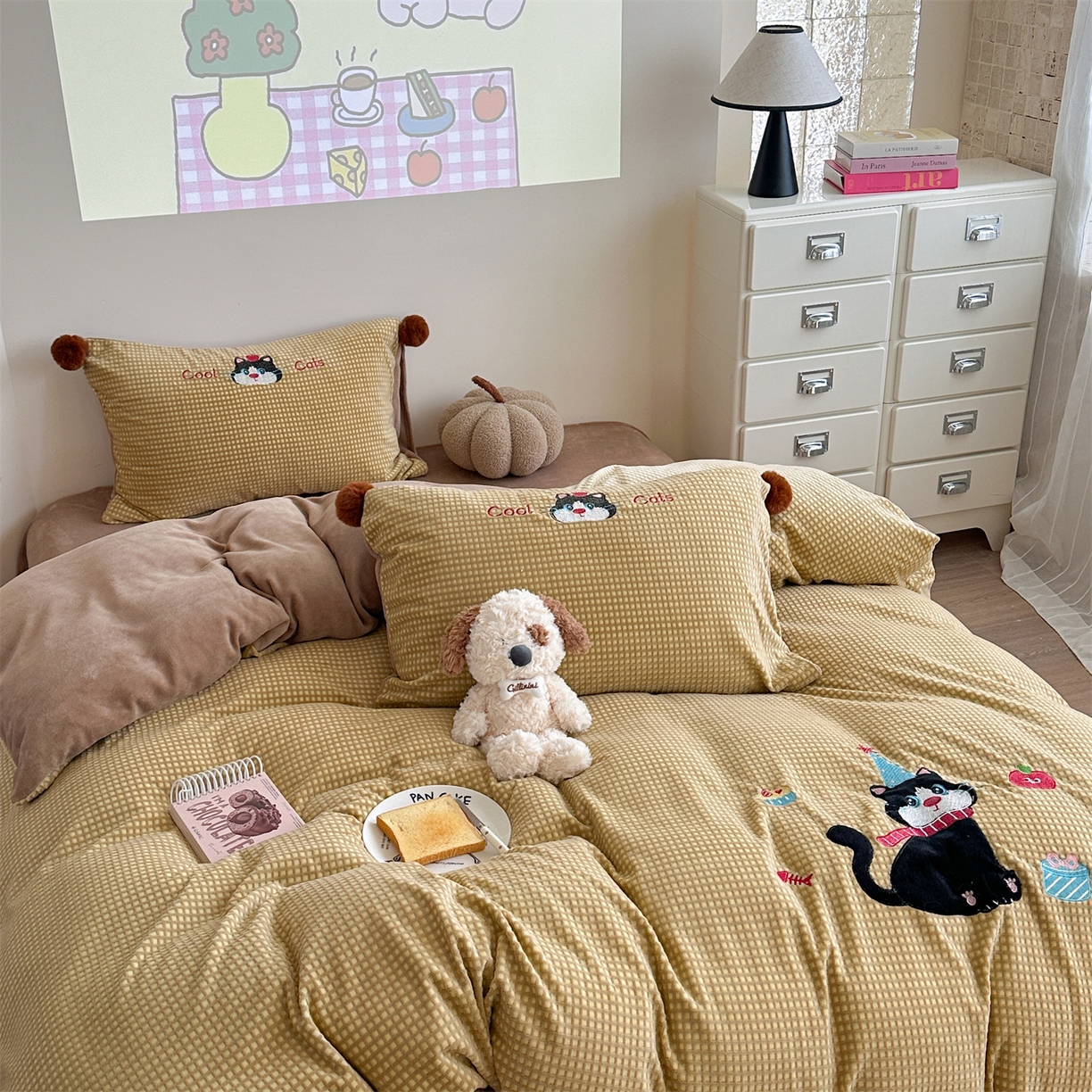 91家纺网 家纺一手货源 找家纺 柚子YOUTH 2025新款华夫格提花绒刺绣四件套 黑猫的礼物