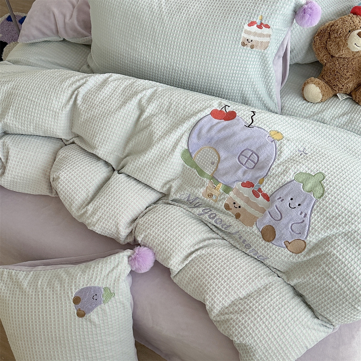 91家纺网 家纺一手货源 找家纺 柚子YOUTH 2025新款华夫格提花绒刺绣四件套 茄子蛋糕屋