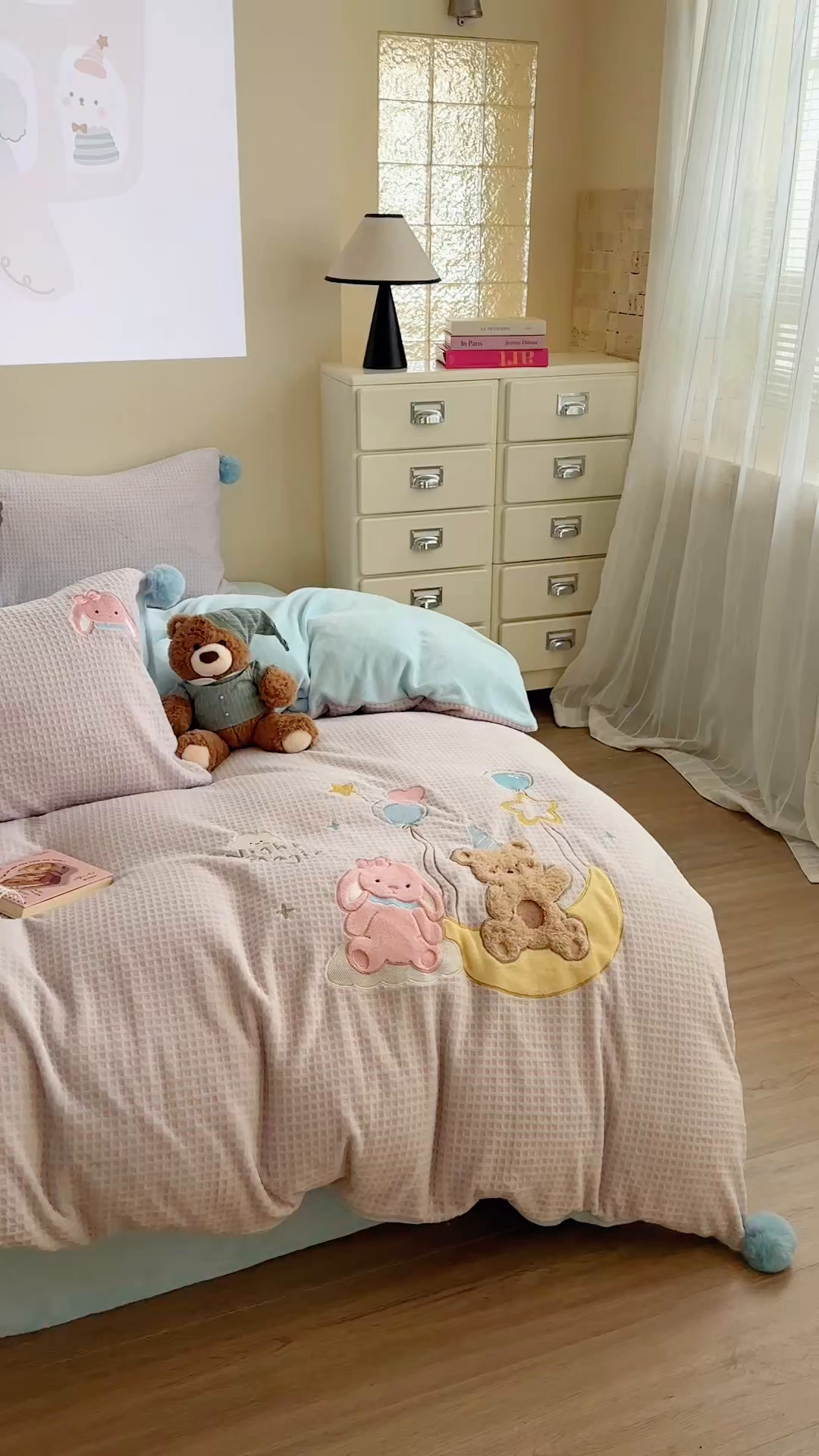 91家纺网 家纺一手货源 找家纺 柚子YOUTH 2025新款华夫格提花绒刺绣四件套 月亮气球