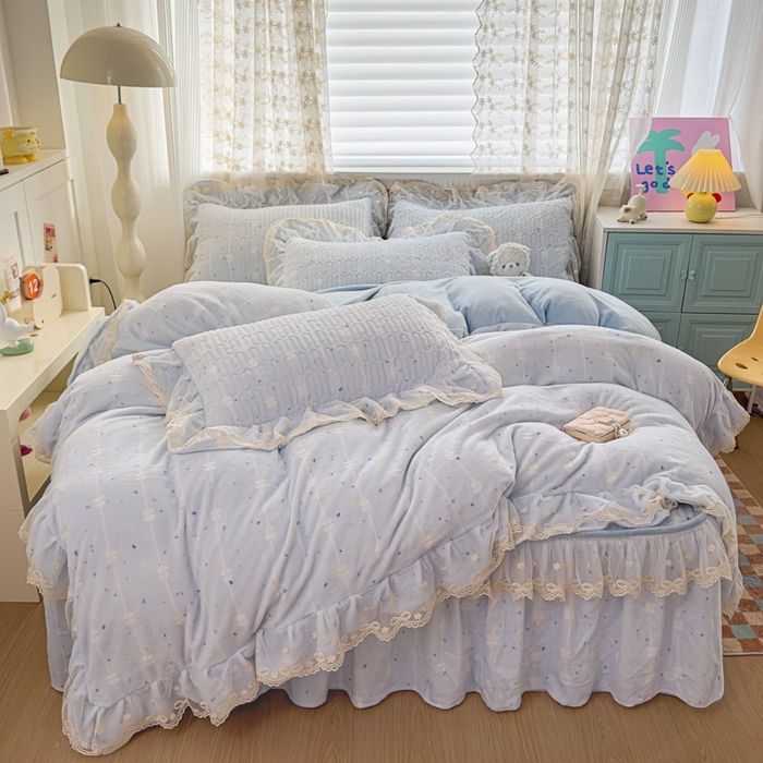 91家纺网 家纺一手货源 找家纺 （总）家之硕家纺 2025新款立体雕花可拆洗牛奶绒床裙四件套