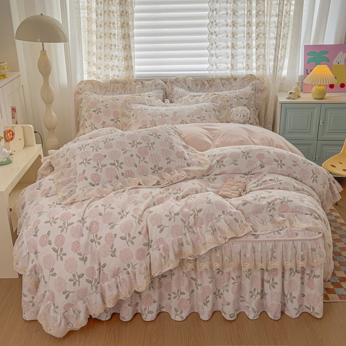 91家纺网 家纺一手货源 找家纺 （总）家之硕家纺 2025新款立体雕花可拆洗牛奶绒床裙四件套