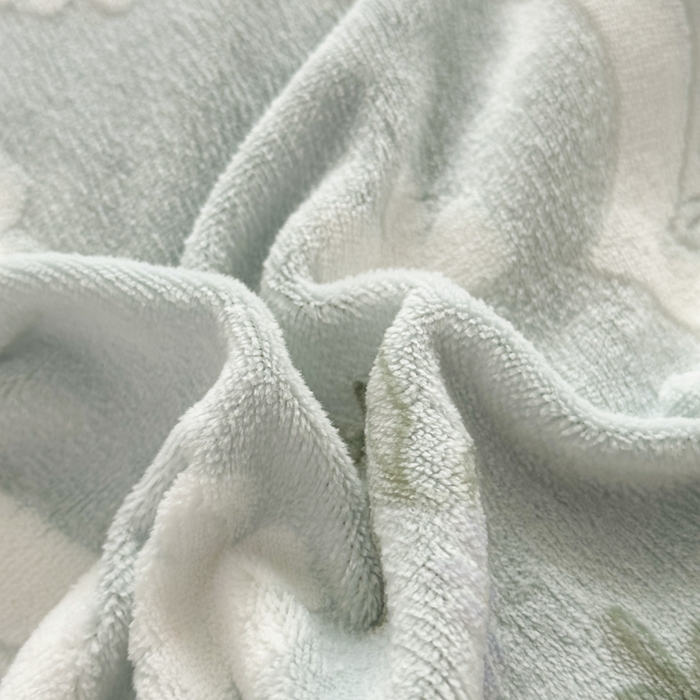 91家纺网 家纺一手货源 找家纺 家之硕家纺 2025新款立体雕花可拆洗牛奶绒床裙四件套 安妮绿