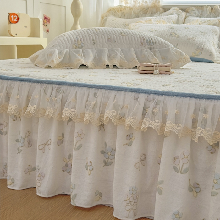 91家纺网 家纺一手货源 找家纺 家之硕家纺 2025新款立体雕花可拆洗牛奶绒床裙四件套 田园生活