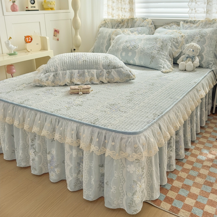 91家纺网 家纺一手货源 找家纺 家之硕家纺 2025新款立体雕花可拆洗牛奶绒床裙四件套 安妮绿